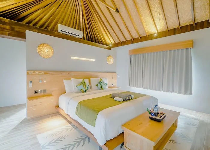 Otel Kashantee Village